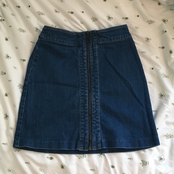 H&M Dresses & Skirts - FLASH SALE🌻(H&M) denim mini skirt